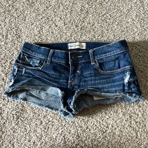 Abercrombie low rise jean booty shorts size 14